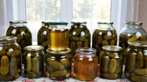 ОГУРЦЫ С КРАСНОЙ СМОРОДИНОЙ НА ЗИМУ