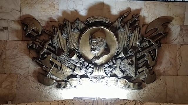 n Europeans are shocked! Beautiful! Purely! Safely!Moscow metro, Novokuznetskaya