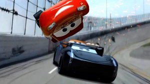 МУЛЬТИКИ ПРО МАШИНКИ 🚗 МОЛНИЯ МАКВИН И ШТОРМ ВЫЯСНЯЮТ ОТНОШЕНИЯ НА ТРАССЕ. КАКОЙ МОТОР КРУЧЕ?