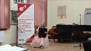 Русская народная песня"Отдавали молоду" в обр.Г.Шендерёва. Баян Александра Путниньш,9 лет