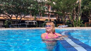 Паттайя!Большое алки в бассейне!!!