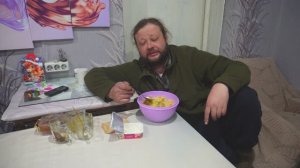 Труженику не сидится на месте Ужинаю и вкалываю на участке ПОДВАЛ ИЛЬИЧА