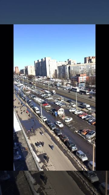 Санкт-Петербург. 07.03.2026. В городе солнечно, чудесный весенний день на кануне праздника. Эпизод 1