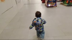 Самир Стольный Игрушками.