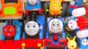 Паровозики синие для детей. Томас ищет новый дом изучаем их. Видео для детей. #дети #видеодлядетей