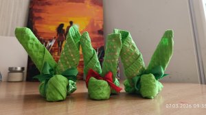 Как красиво свернуть полотенце. Как сделать кролика из полотенца.