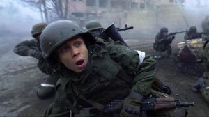 В Семеновском полу показали фильм "Малыш" о штурме Мариуполя, где боец спасает маму.