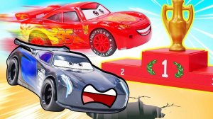 МУЛЬТИКИ ПРО МАШИНКИ 🚗 МОЛНИЯ МАКВИН И ШТОРМ УЧАТ НОВОЕ ПОКОЛЕНИЕ ТАЧЕК К ЭКСТРЕМАЛЬНЫМ ГОНКАМ