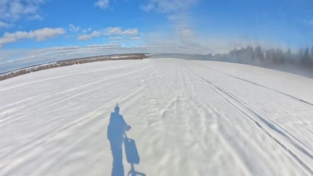 на мотосноуборде по полям