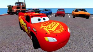 Молния Маквин и Разноцветные Машинки: Прыжок с Обрыва! 🚗💥 BeamNG.drive