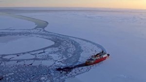 Корабли во Льдах  Снежные Бури и Гигантские Волны
