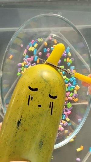 Изготовление хрустящих слаймов из воздушных шариков