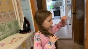 Дневник приёмной Мамы/ЖЕНЯ МОЕТ КУХНЮ. АЛИНА ПРОСПОРИЛА.