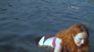 Девушка молодая и красивая