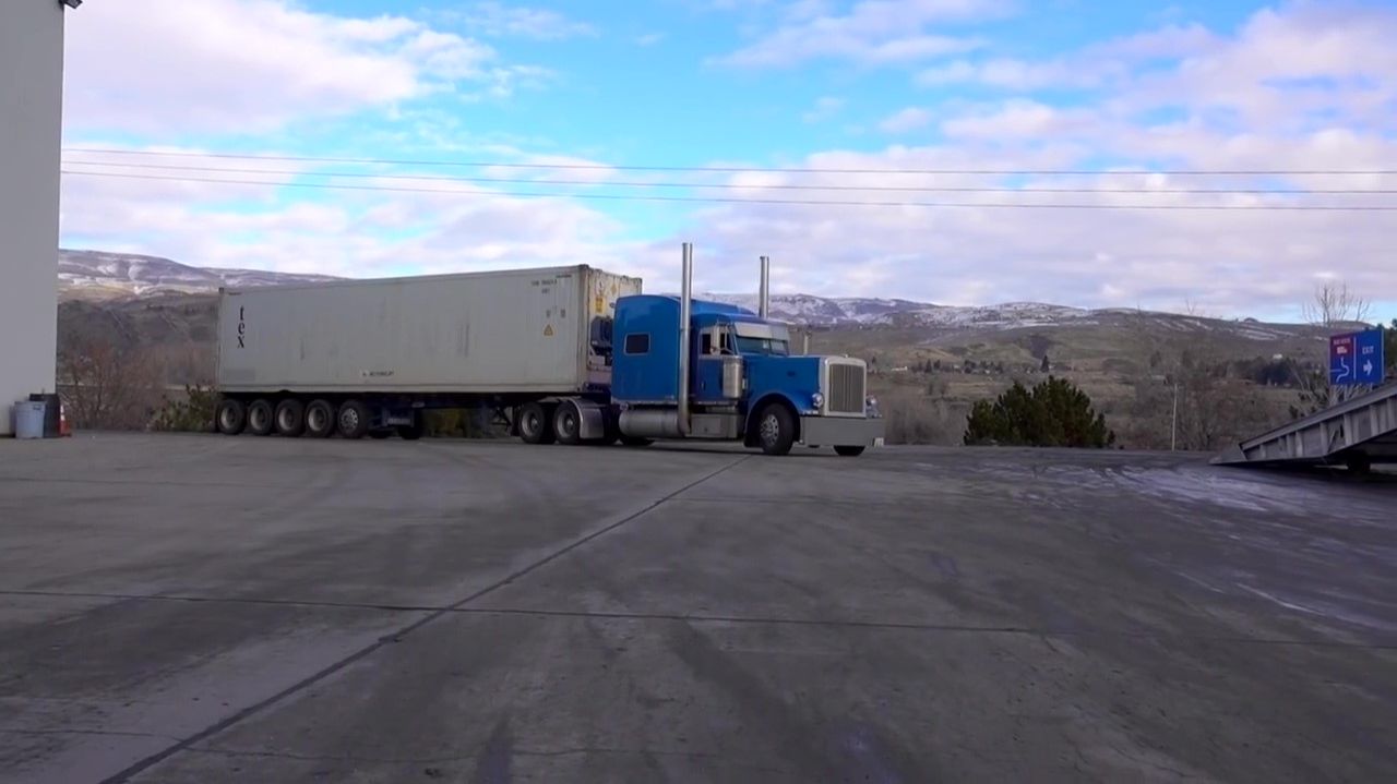 Дальнобой. США. CAT против CUMMINS. Яблоки из Вашингтона в Атланту