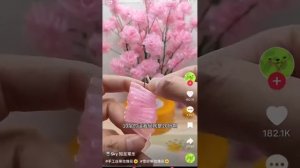 Нежные цветочки из лент🌺