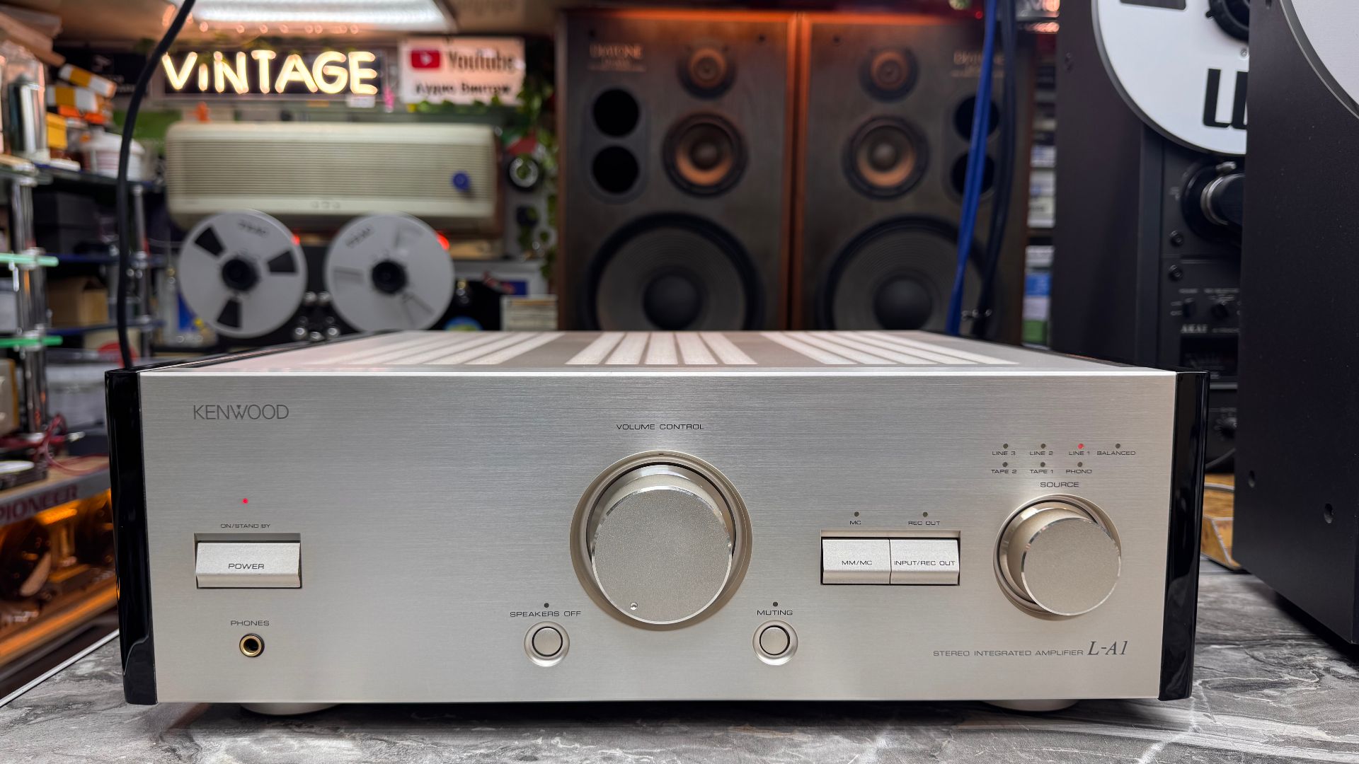 Усилитель Kenwood L-A1 продолжаем слушать...