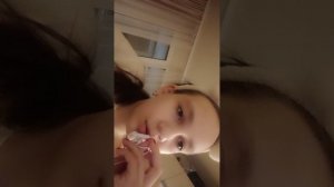 я и капли м-да треш!!! С 8 МАРТА ДЕВЧУЛЬКИ