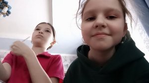 Красимся у подруги 1