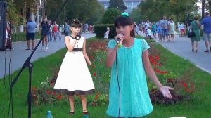 83 Диана и Диана Анкудинова - "Нет, ни о чём не жалею" (композит AI)