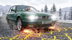 BeamNG Drive - Массивная авария с использованием шипованной ленты и столкновения автомобилей