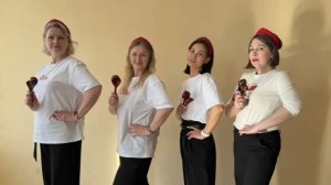 Композиция на ложках к 8 Марта