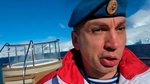 Российский параатлет проплыл 900 метров в ледяных водах Антарктиды без гидрокостюма