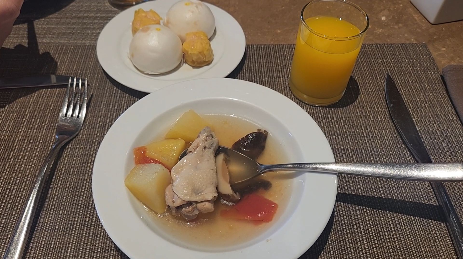 Стандартный завтрак в отеле Akara Бангкок 💎 🏨 🍲 🍜 🍵