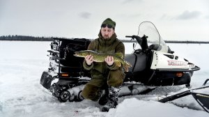 ПОЙМАЛ ОГРОМНЫХ ЩУК! ВРЕЗАЛСЯ НА СНЕГОХОДЕ. ПЕРВАЯ ВЕСЕННЯЯ РЫБАЛКА.