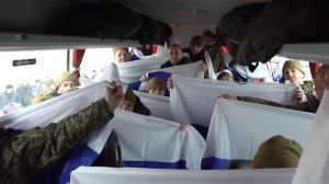 Опубликованы кадры возвращения российских пленных после обмена с Украиной