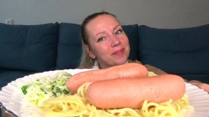 Мукбанг от Яны Макароны спагетти с сосисками и горчицкой, салат капустный!Мне подарили подарки!