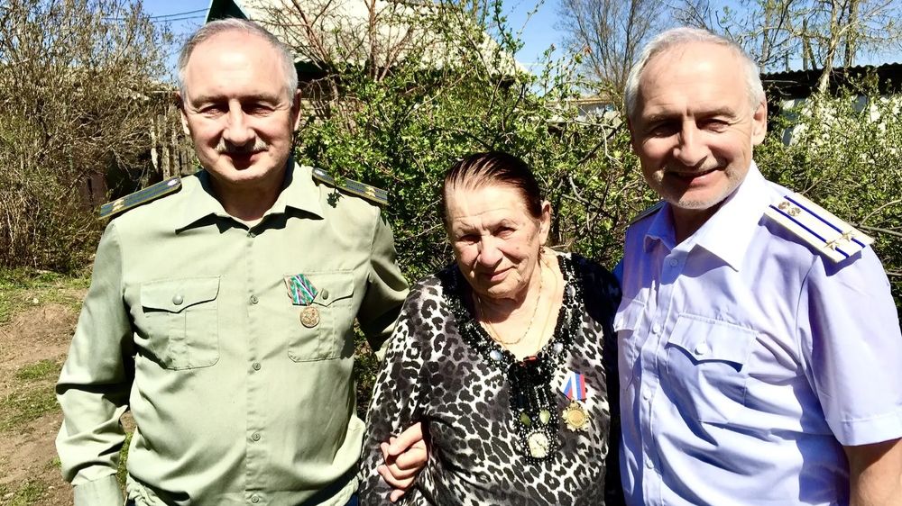 Мама-ст и музыка В.Новикова,поёт В.Мельников,монтаж В.Зубковой.mp42