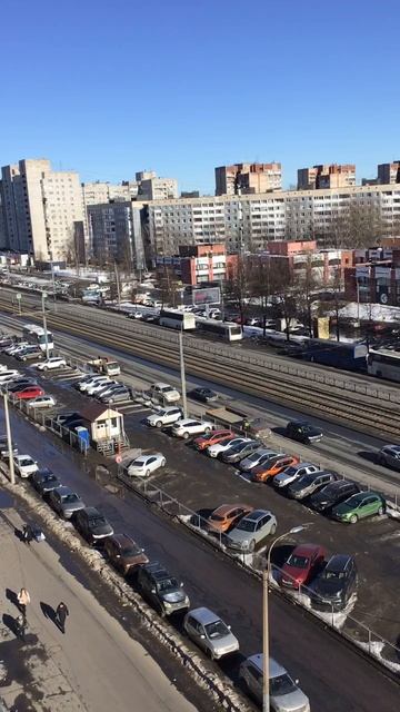 Санкт-Петербург. 07.03.2026. В городе солнечно, чудесный весенний день на кануне праздника. Эпизод 4