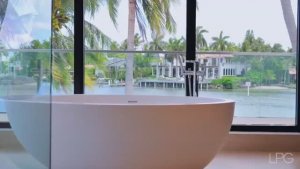 Tour_the_Best_Luxury_Mansions_in_Florida,_Texas,_New_York_&_California