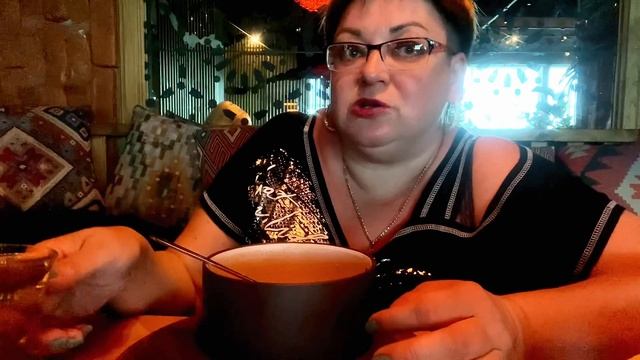 С подружкой в ресторане/Суп и лапша /Мукбанг /Мне было вкусно!