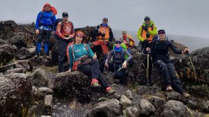 Группа Клуба 7 Вершин "Pole-Pole Champions" . Фрагменты двух дней восхождения на Килиманджаро