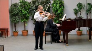 Венявский. Скерцо-тарантелла. 
Брух. Концерт для скрипки с оркестром No1, части 2 и 3.