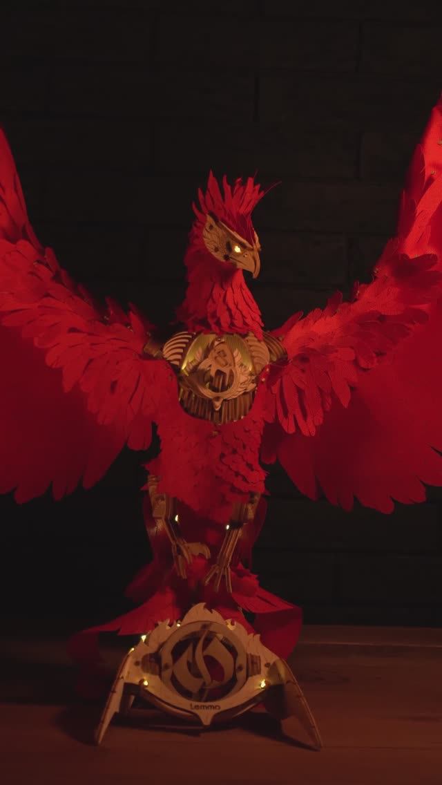 Феникс, который светится в темноте: новый деревянный конструктор от Lemmo