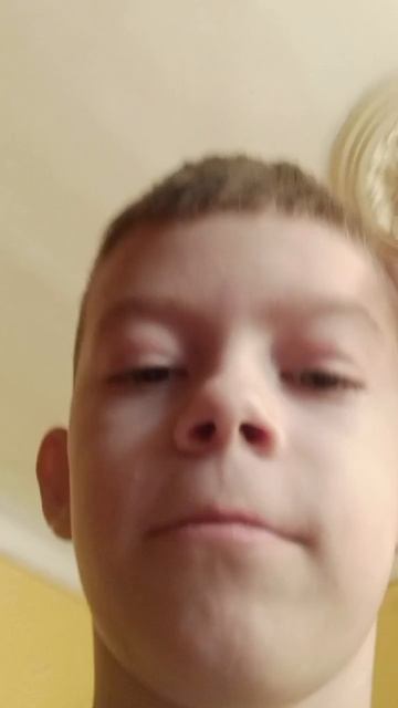 бабушка не разрешает сладкое