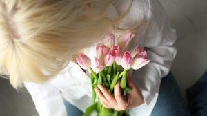 Флорист дала советы по продлению жизни тюльпанам после 8 Марта