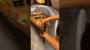 Корабль Титаник из картона с палубами тонет