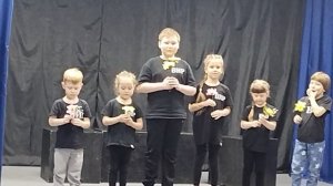 поздравление с 8 марта. "Растишки"