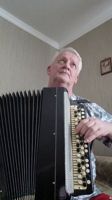 я играю на баяне