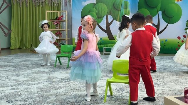 Танец Группы Пчелки Под песню «Топни ножка моя!» 07-03-2026