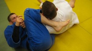 2017 год. "Женский" разрыв захвата на рычаге локтя от Антона Мамаева.