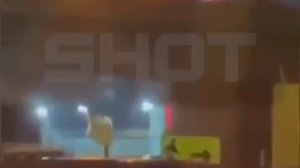 Иранский беспилотник врезался в 90-этажный жилой небоскрëб в Дубаи — в городе прогремело несколько н