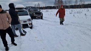 Suzuki Alto в коварном плену снежного поля.mp4