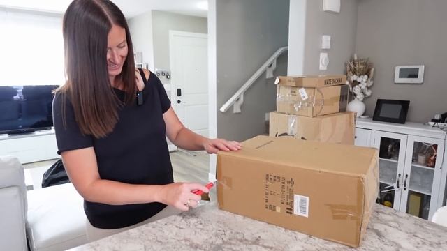 Открываем дешёвые посылки - что попалось_(Happy Family in CANADA)