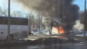 Поджог АЗС в Питере. Всё произошло в посёлке Металлострой, на улице Железнодорожной.