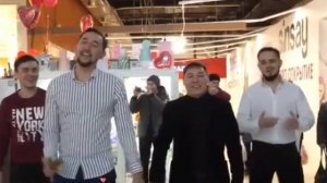 Эх, һеҙ матур ҡыҙҙар! 
Байрам менән! 🌺🌷🌹